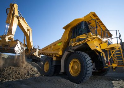 A Comprehensive Guide to Choosing the Right Heavy Equipment for Your Construction Projects